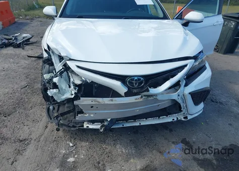 2021 Toyota Camry Se/Se Night Shade z USA, uszkodzony, nr VIN 4T1G11AK9MU572454